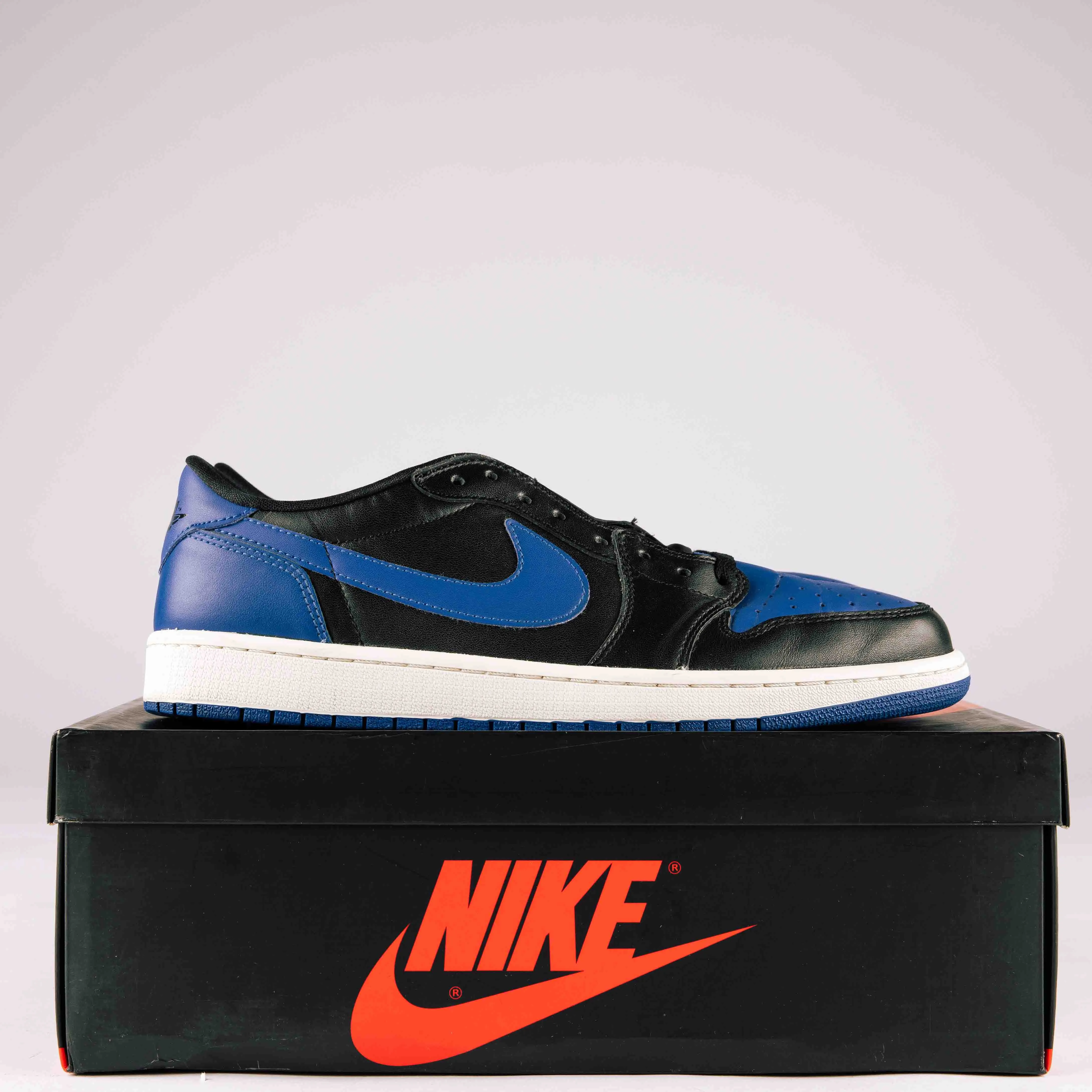 Jordan 1 Retro Low Royal (2015) - Used - 0142