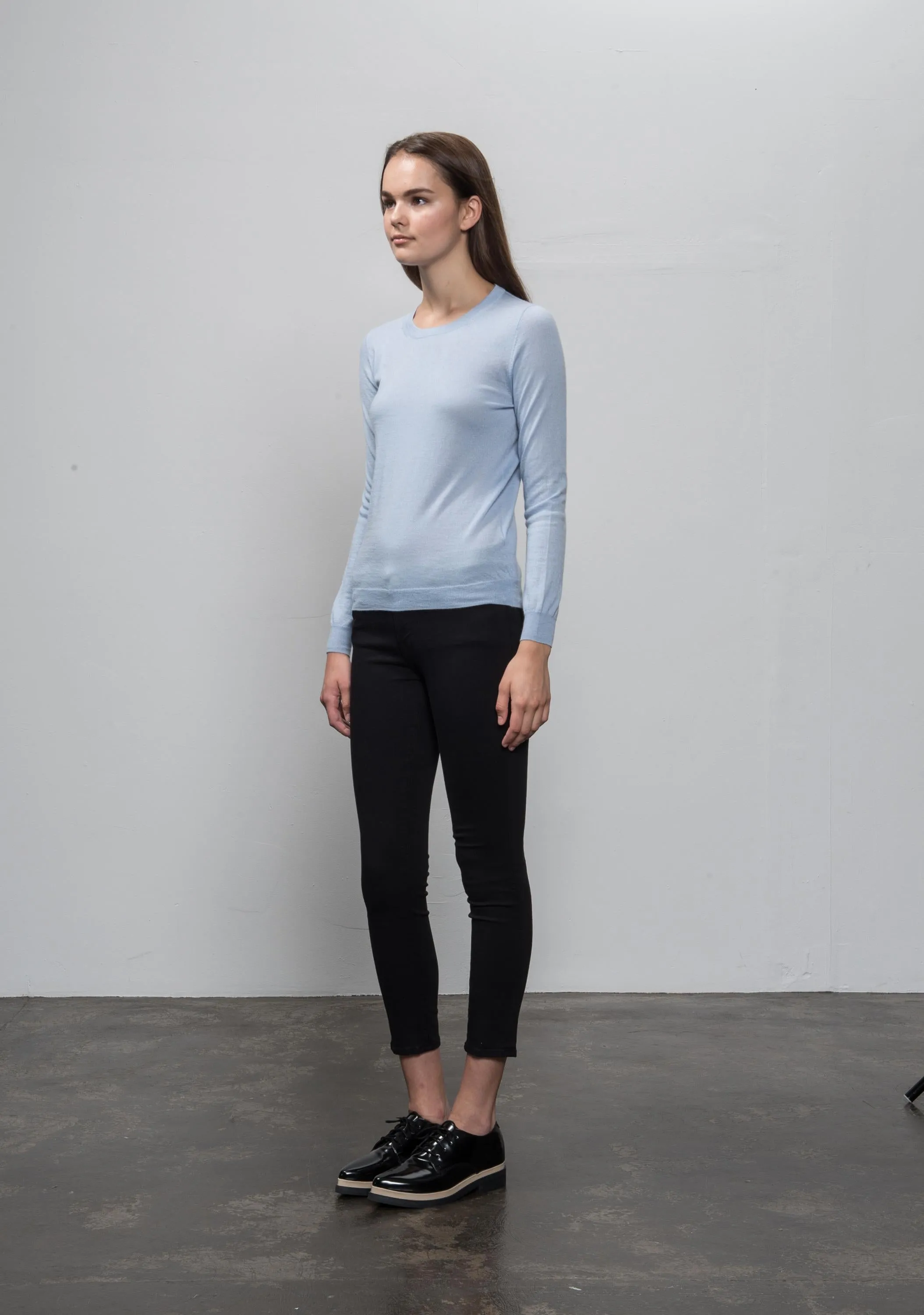 Lightweight Crew Neck_Whisper