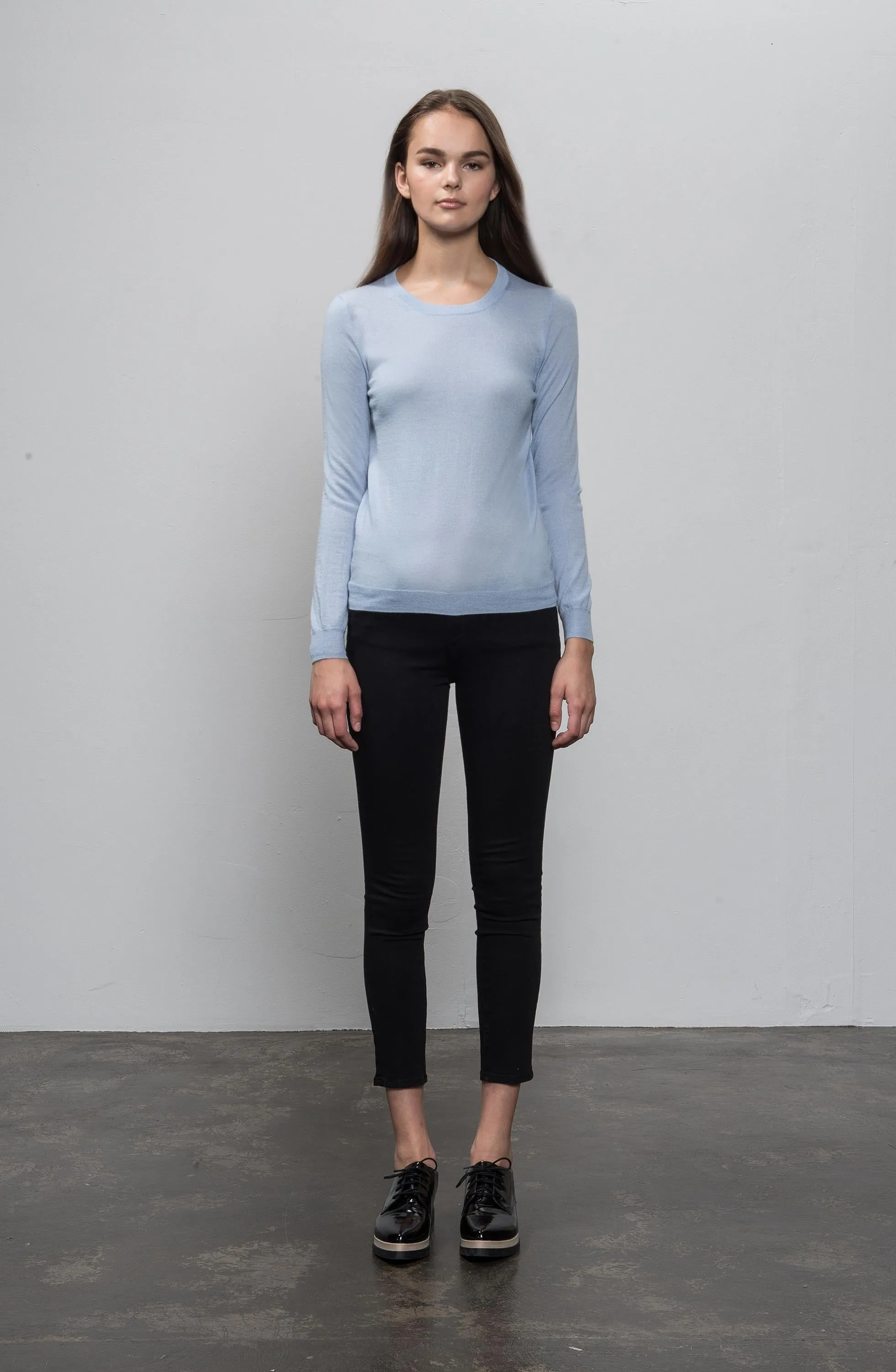 Lightweight Crew Neck_Whisper