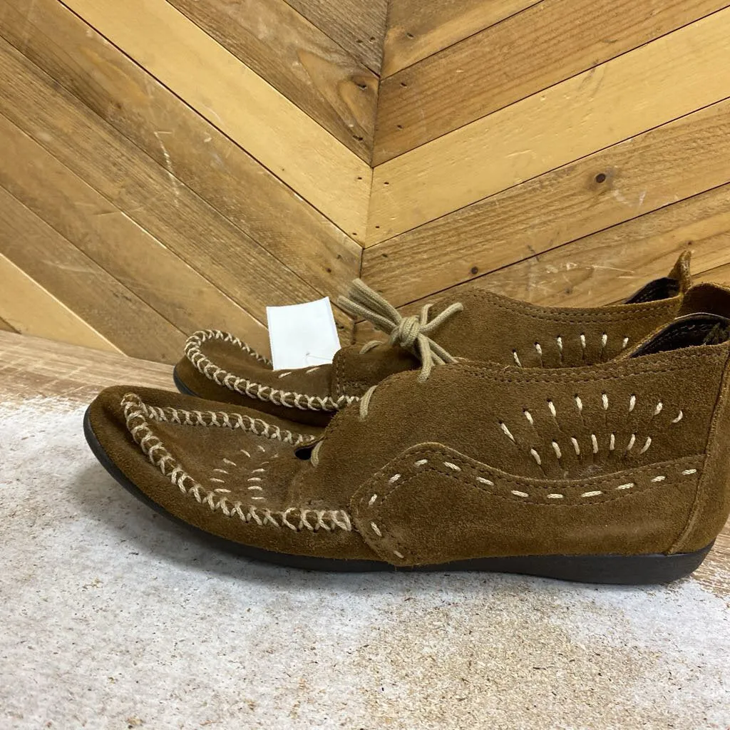 Minnetonka Moccasin - Women's Lace-Up Shoes - MSRP comp $100: Brown-women-W9