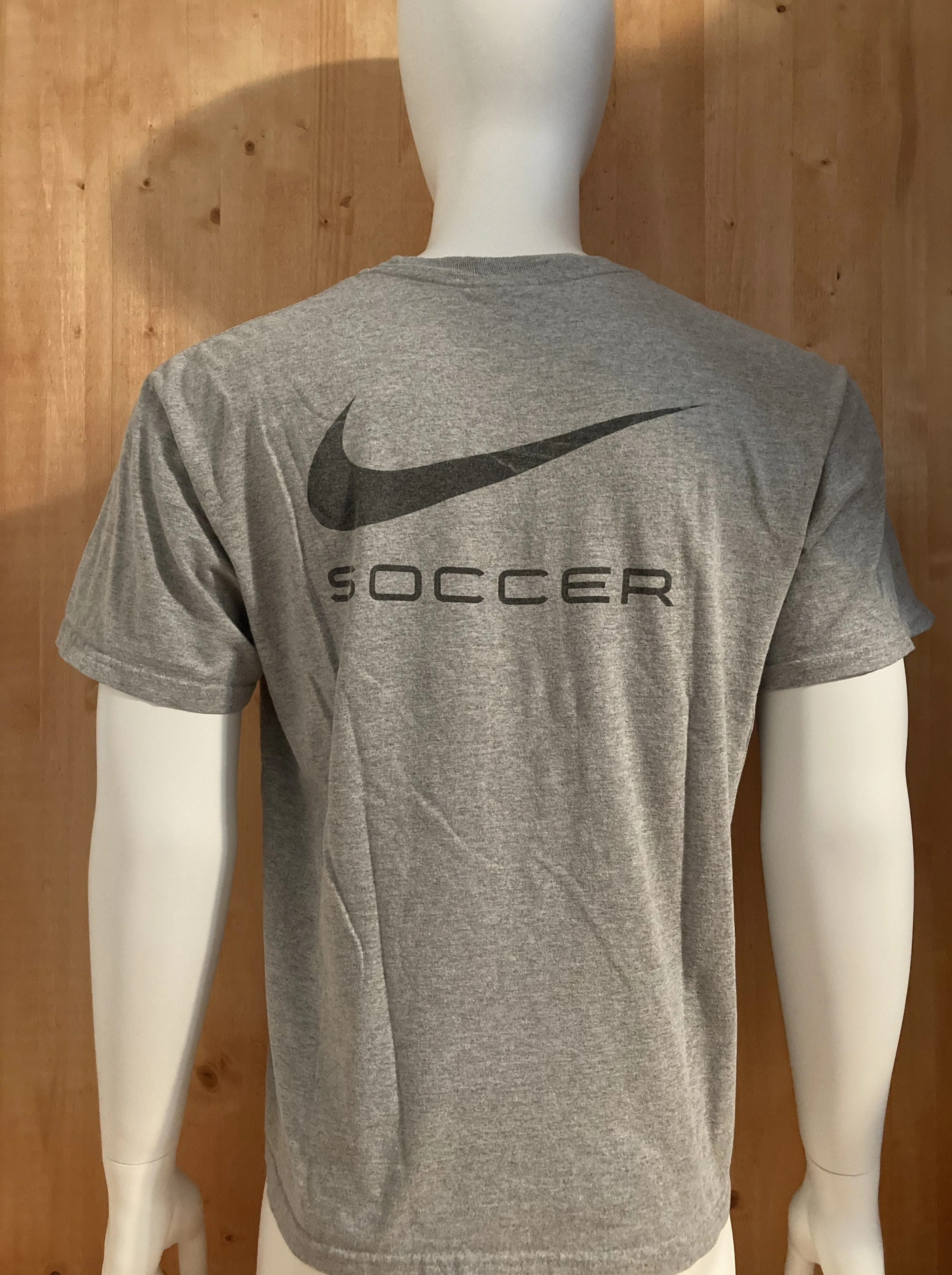 NIKE "DARTMOUTH COLLEGE SOCCER ACADEMIES" Graphic Print Adult M Medium MD Gray T-Shirt Tee Shirt