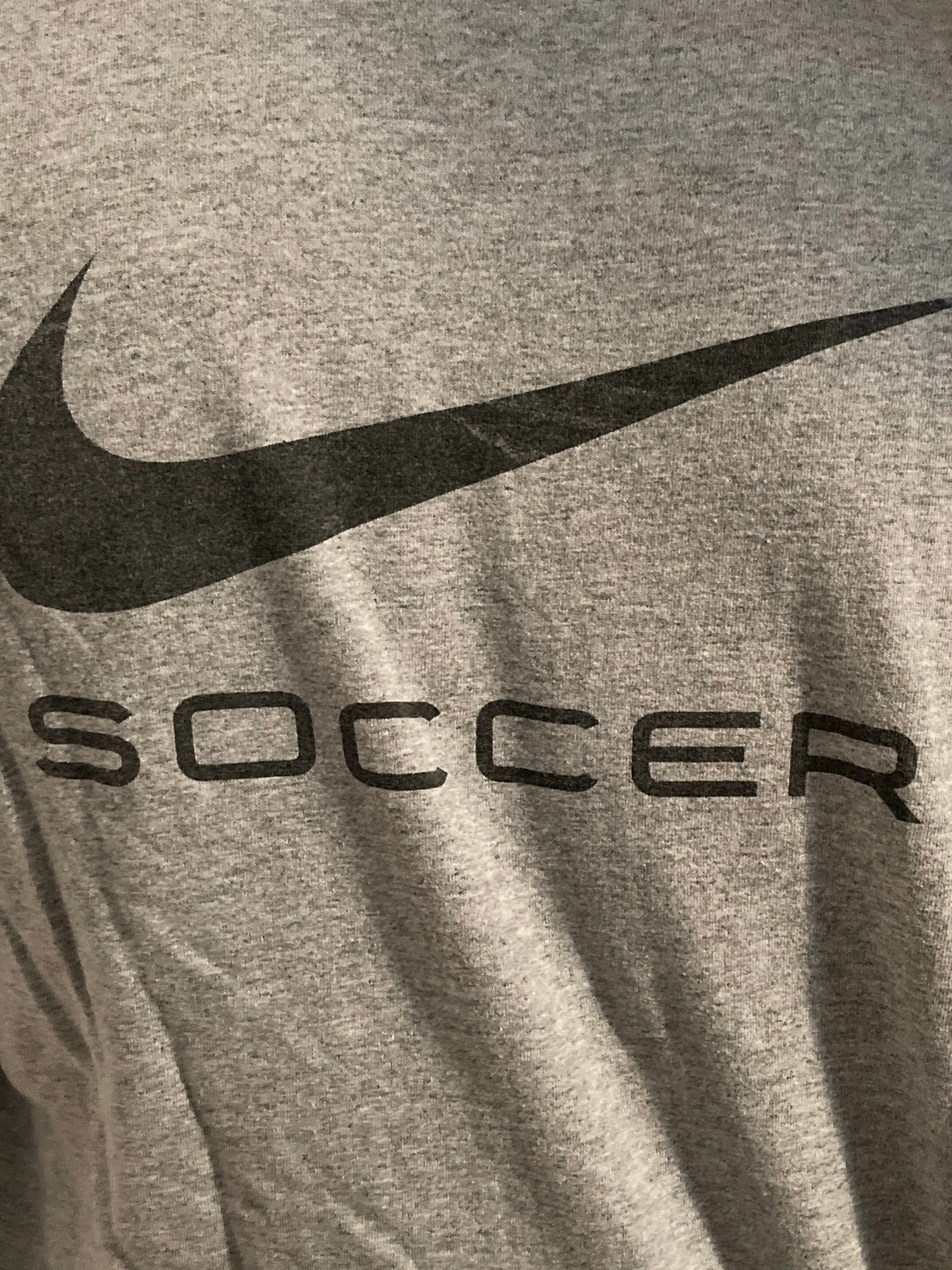 NIKE "DARTMOUTH COLLEGE SOCCER ACADEMIES" Graphic Print Adult M Medium MD Gray T-Shirt Tee Shirt