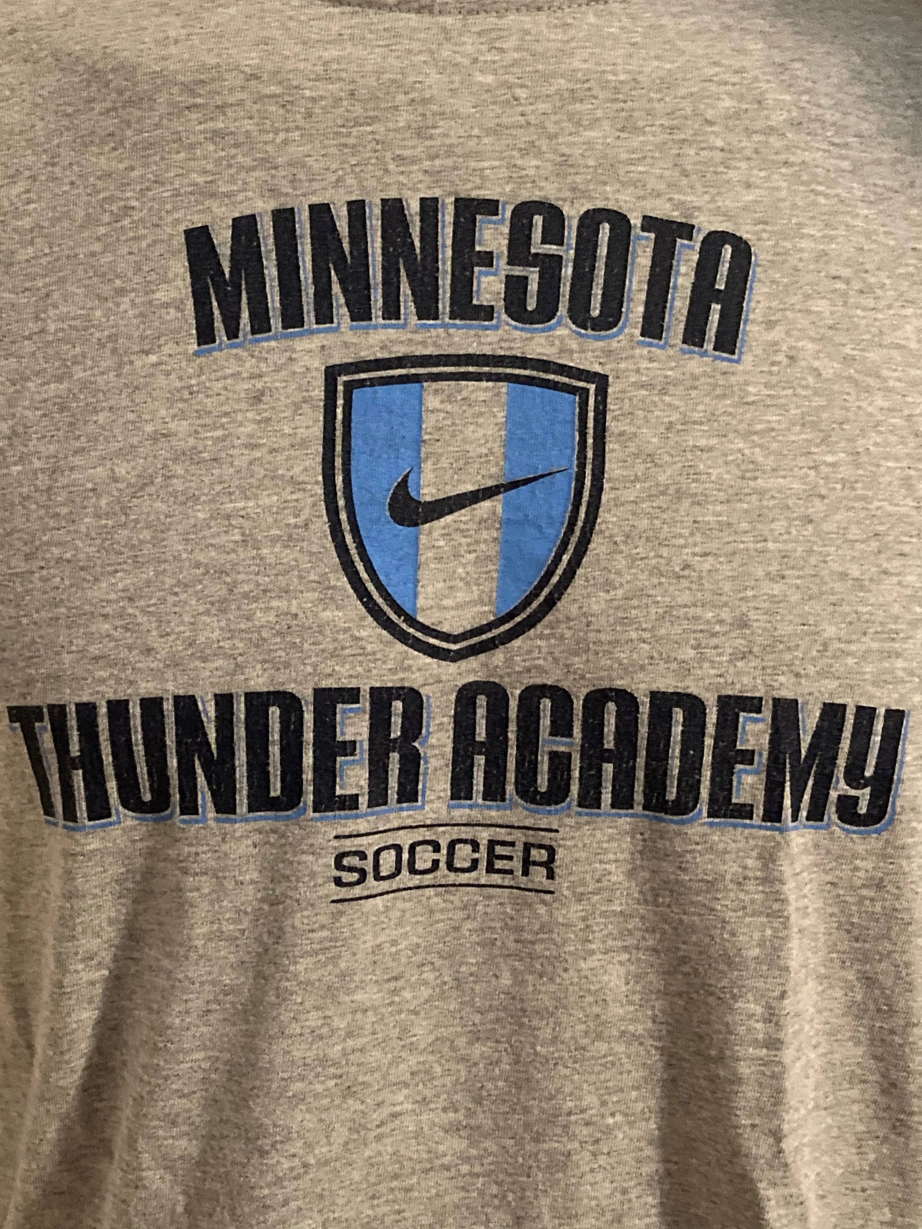 NIKE "MINNESOTA THUNDER ACADEMY SOCCER" LOOSE FIT Graphic Print Adult S Small SM Gray T-Shirt Tee Shirt