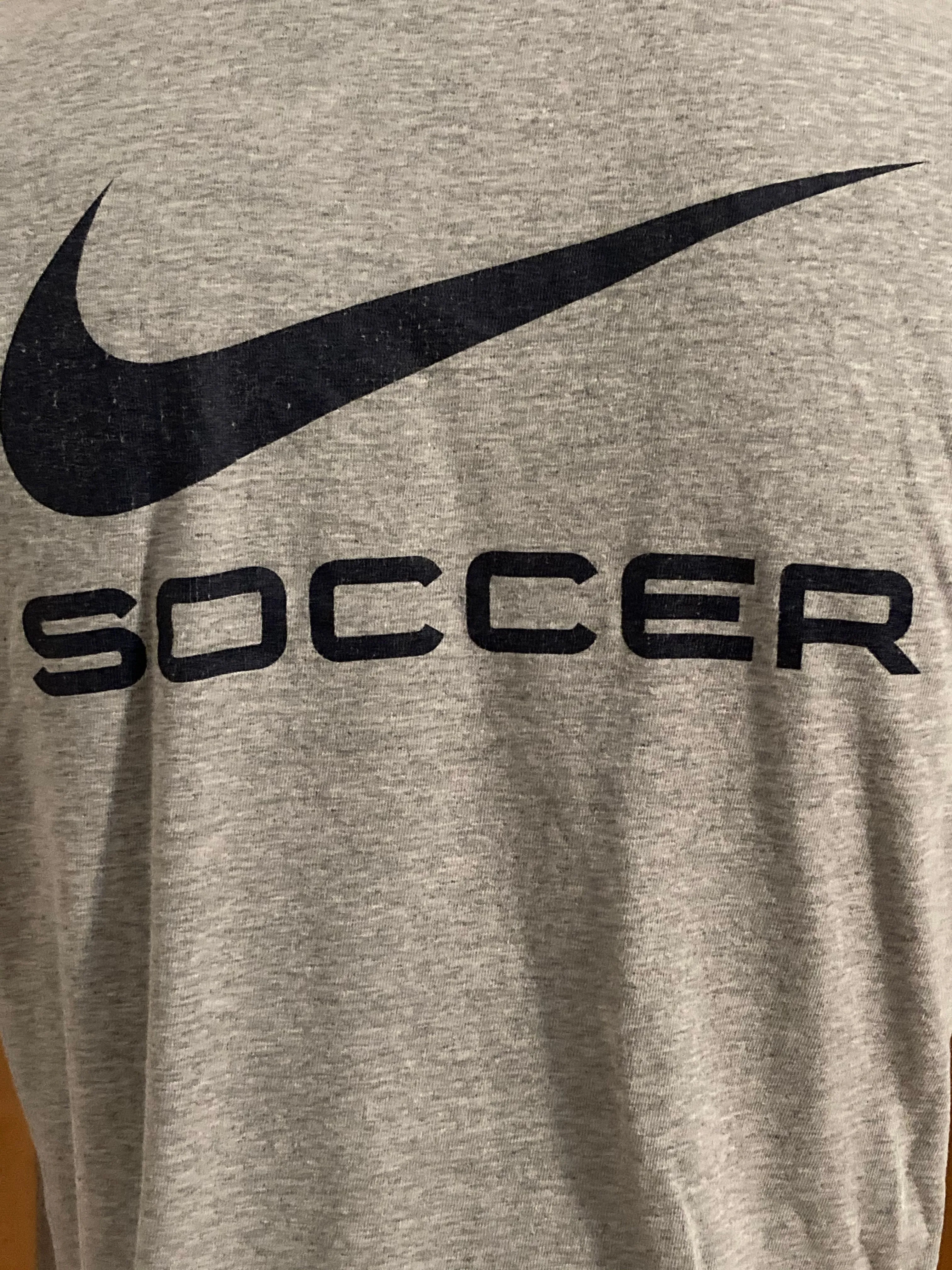 NIKE "MINNESOTA THUNDER ACADEMY SOCCER" LOOSE FIT Graphic Print Adult S Small SM Gray T-Shirt Tee Shirt