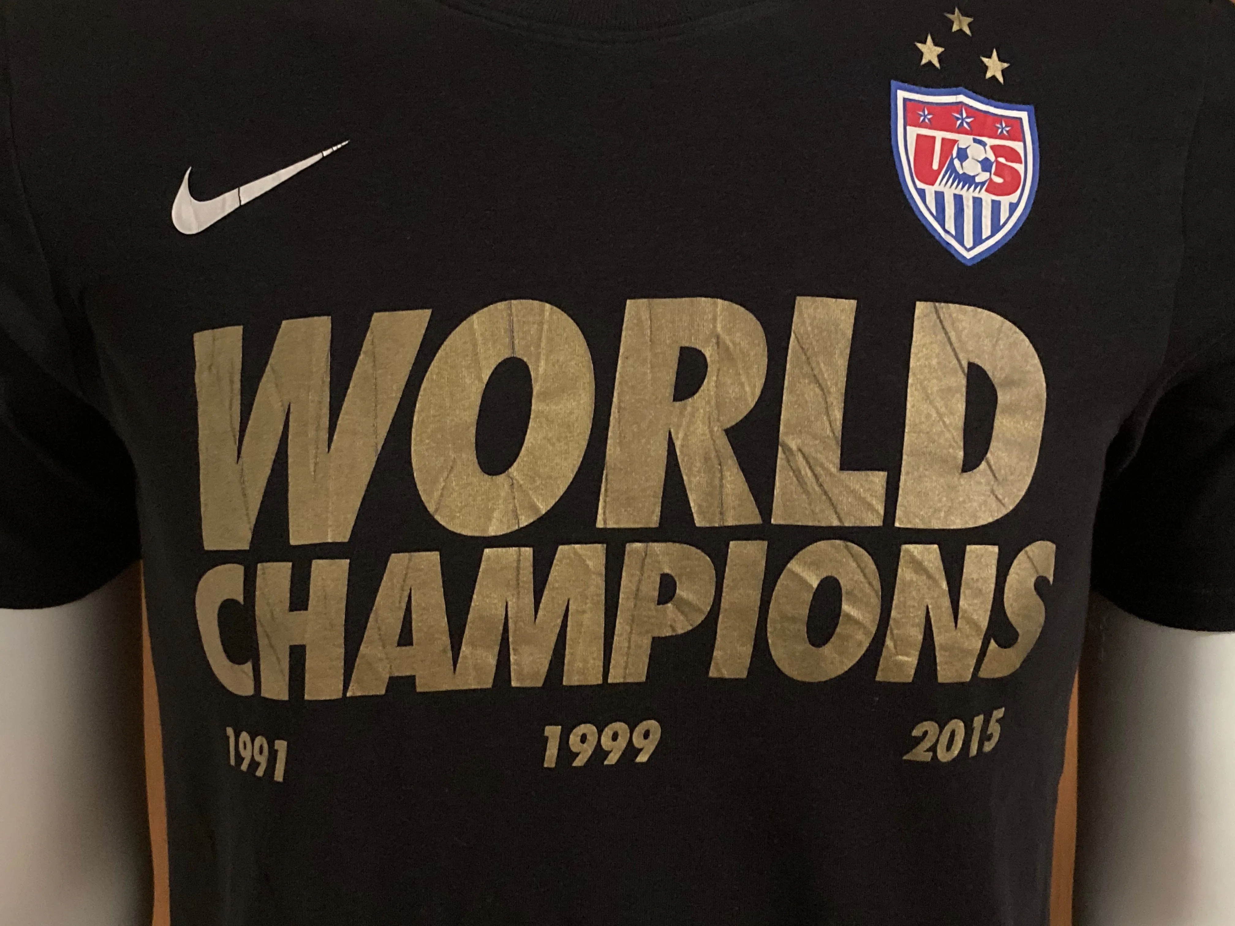 NIKE "US SOCCER WORLD CHAMPIONS" 1991 1999 2015 DRI FIT ATHLETIC CUT Graphic Print The Nike Tee Adult T-Shirt Tee Shirt M MD Medium Black Shirt