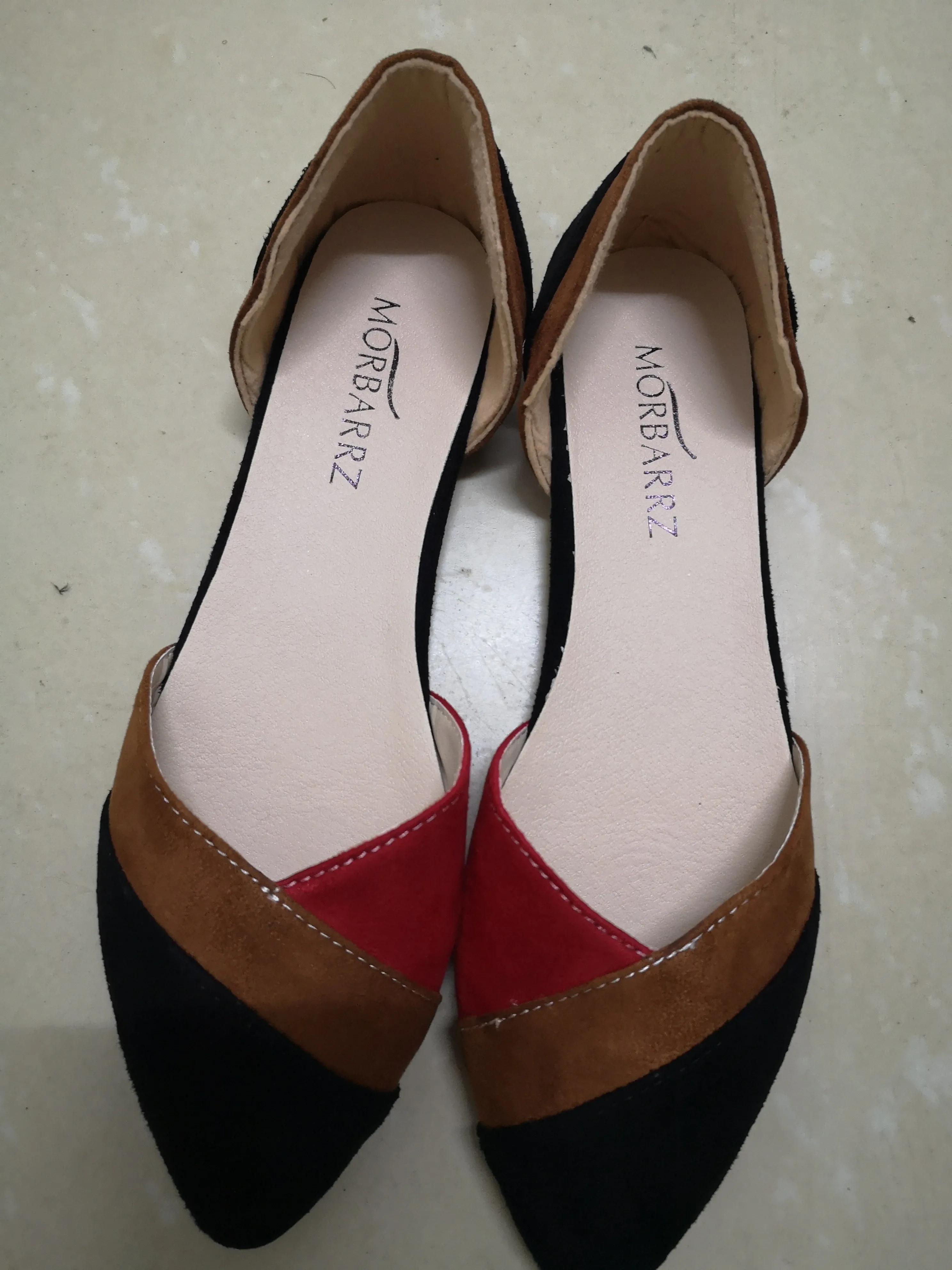 Pointed Leisure Flats