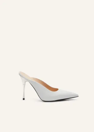 Pointed-toe mules in white leather